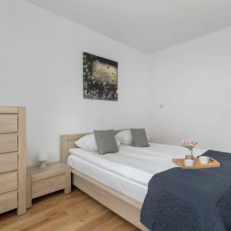 A Unique House With A Terrace And Garden In Cracow For 8 People By Renters Vakantiehuis