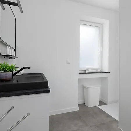 A Unique House With A Terrace And Garden In Cracow For 8 People By Renters Vakantiehuis *