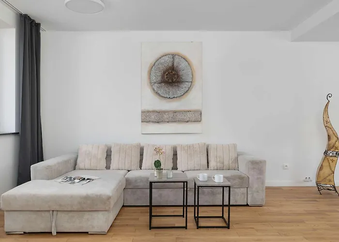 A Unique House With A Terrace And Garden In Cracow For 8 People By Renters בית נופש קרקוב