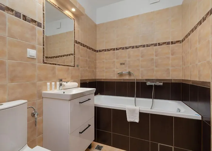 A Unique House With A Terrace And Garden In Cracow For 8 People By Renters * קרקוב