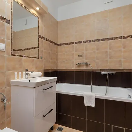 A Unique House With A Terrace And Garden In Cracow For 8 People By Renters * Krasków
