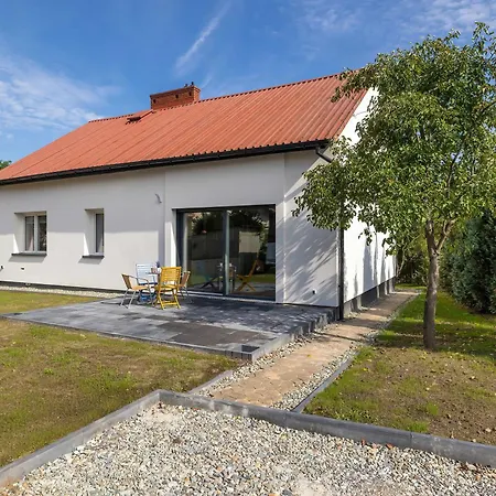 A Unique House With A Terrace And Garden In Cracow For 8 People By Renters Hébergement de vacances *