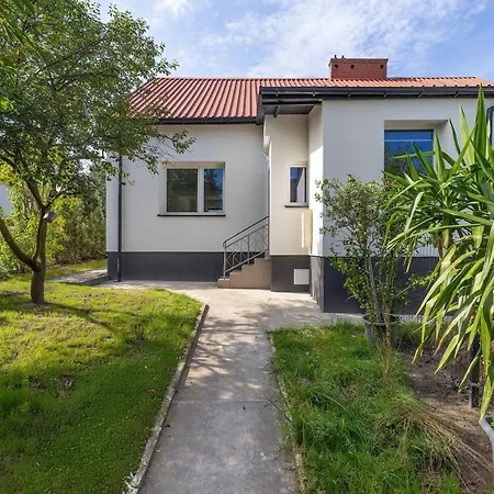 Hébergement de vacances A Unique House With A Terrace And Garden In Cracow For 8 People By Renters Cracovie